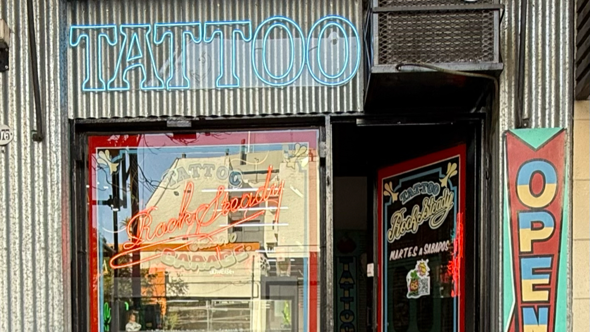 Fachada de Rocksteady Tattoo Garage